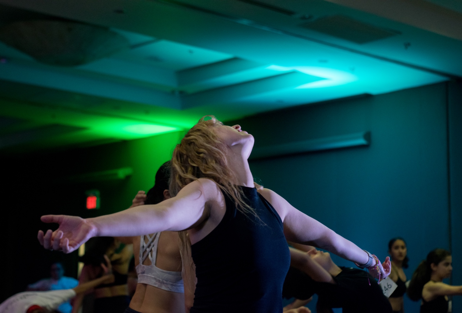 Clase senior de Victoria Niblett en el intensivo Danzética 2020